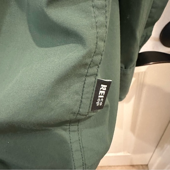 REI Green Wilderness Outdoorsy Button Down Shirt XL - Picture 3 of 10